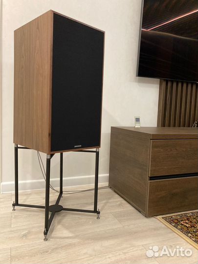 Стойки для акустики Spendor