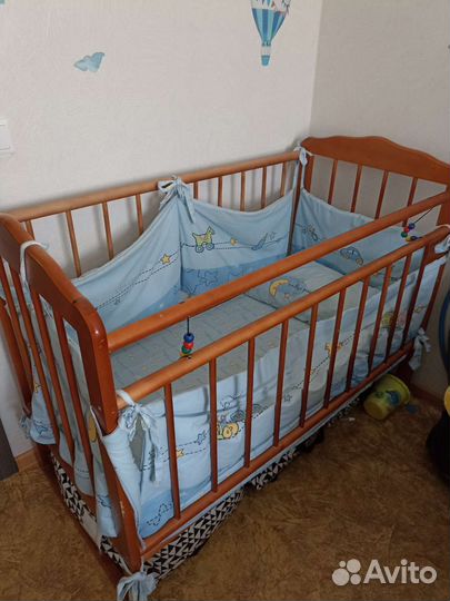 Детская кроватка