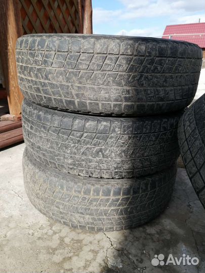 Bridgestone Blizzak DM-V1 235/65 R18