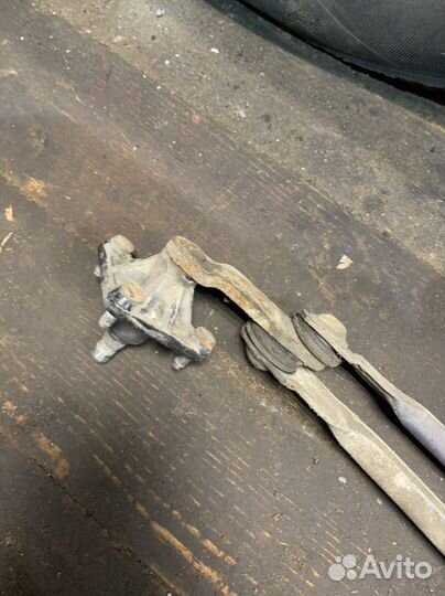 Трапеция дворников Nissan Sunny N14