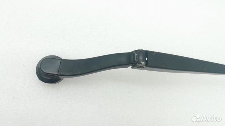 Поводок стеклоочистителя правый Ford Mondeo 5 2.5