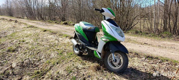 Продам скутер 4т