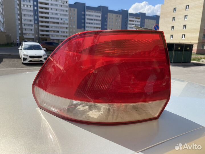 Фонарь задний левый volkswagen polo