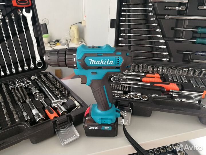 Шуруповерт Макита