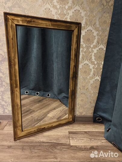 Зеркало настенное в деревянной раме винтаж
