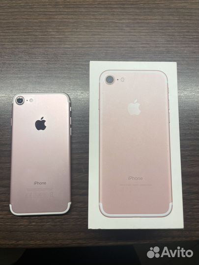 Телефон iPhone 7