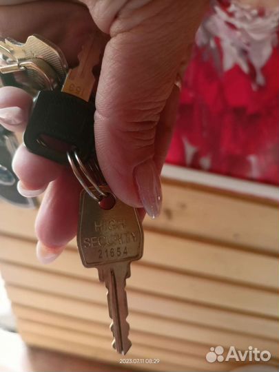 Бокс на крышу автомобиля