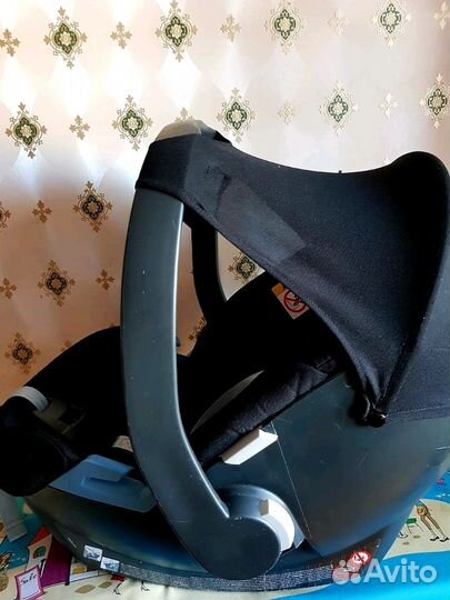 Автомобильное кресло