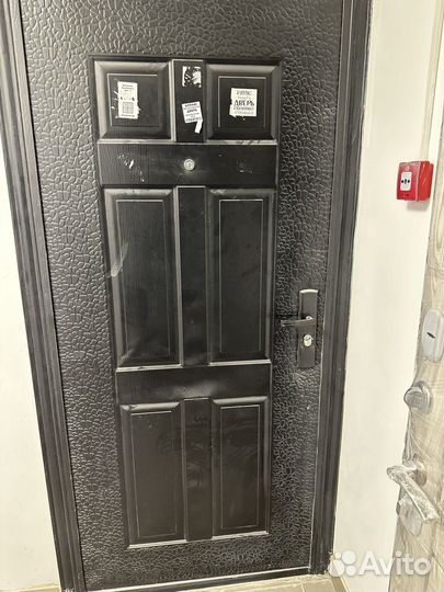 Дверь б/у 2 штуки