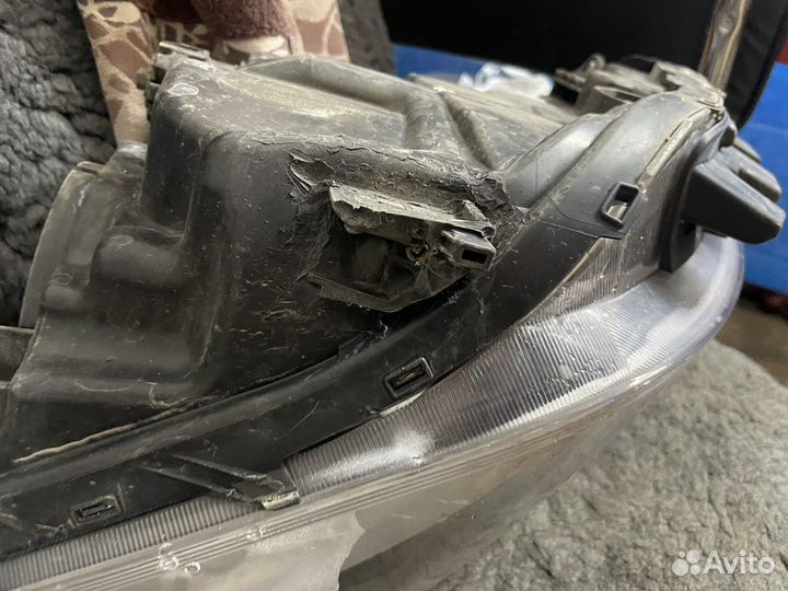 Продам фару переднию левую на Kia rio оригинал