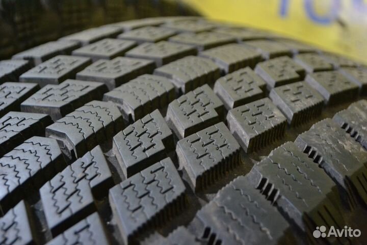 Hankook Nordik IS RW08 235/60 R17