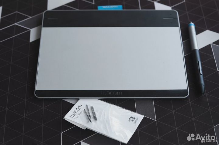 Графический планшет Wacom Intuos CTH-480