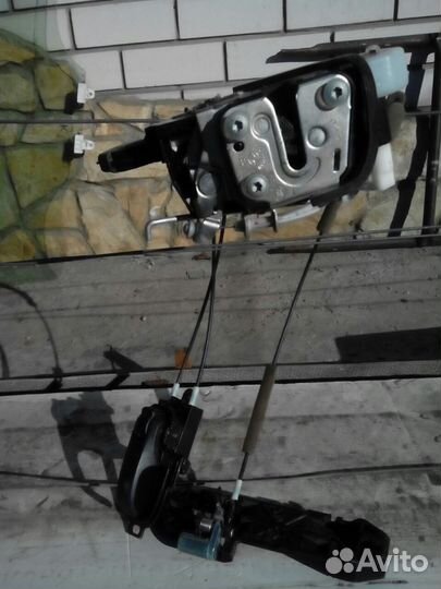 Замок двери Nissan Note