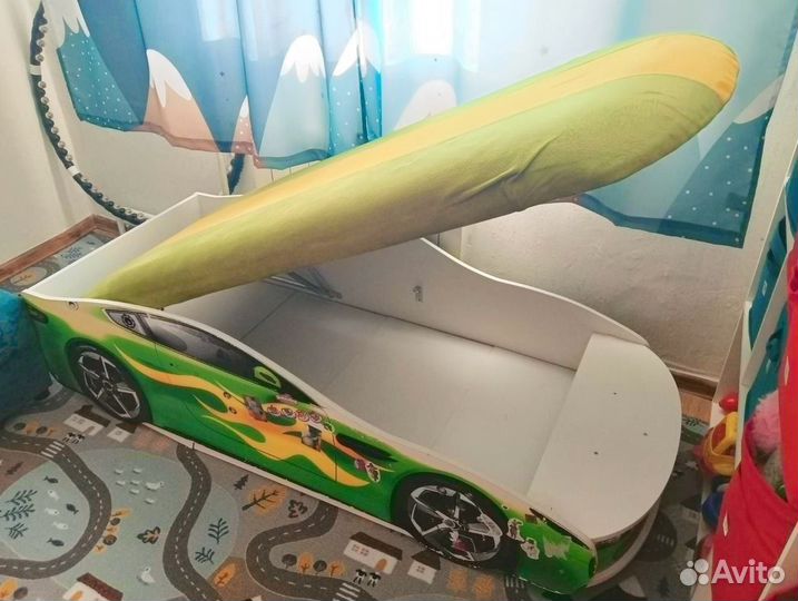 Кровать-машина «Бондмобиль» с подъемным механизмом