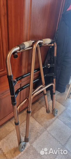 Ходунки для взрослых с колёсами