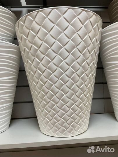 Кашпо из ротанга, напольное