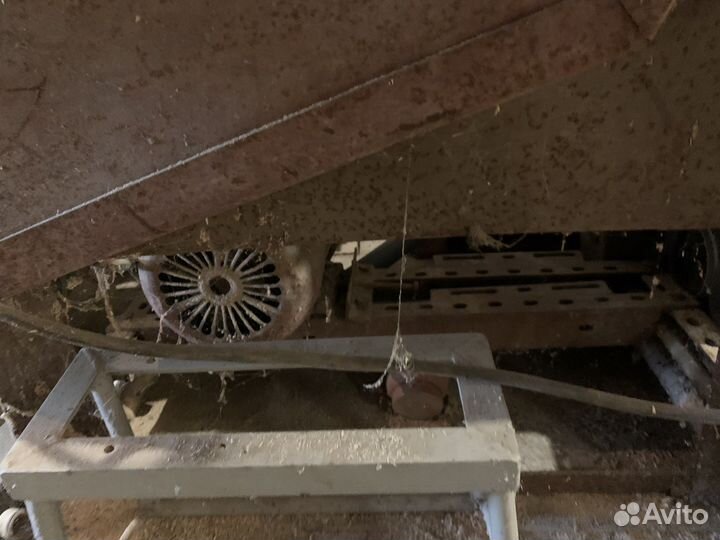 Деревообрабатывающий станок