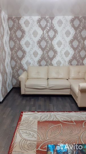 Кожаный диван