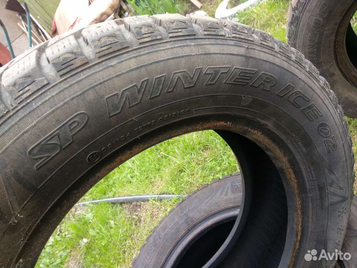 Dunlop SP Winter Ice 02 195/65 R15