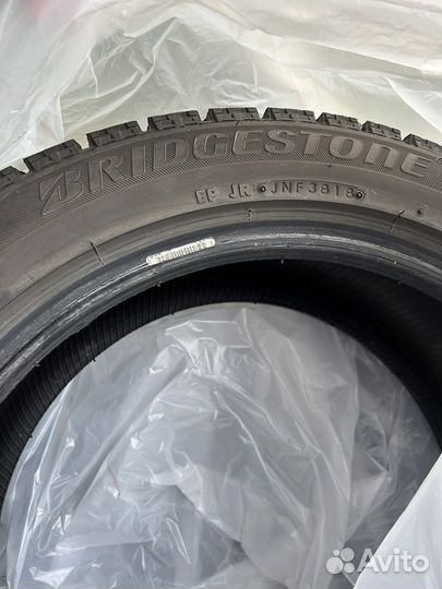 Bridgestone Blizzak VRX 225/50 R17 94S