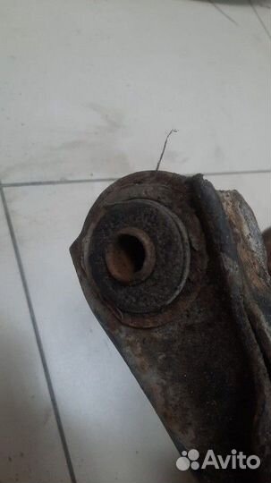 Рычаг передний нижний левый Toyota 4Runner