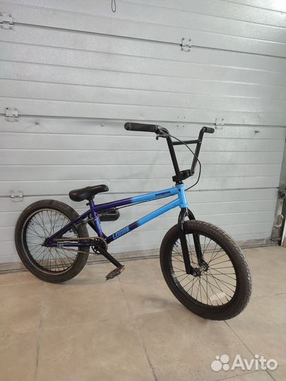 Трюковой велосипед BMX