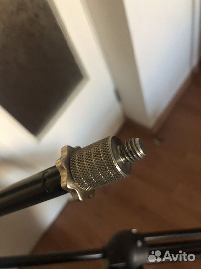 Стойка микрофонная напольная