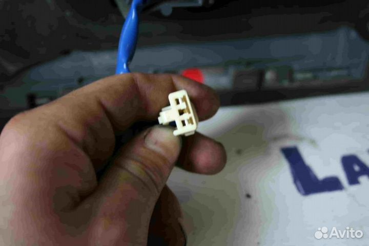 Фонарь задний внутренний левый для Lexus LX 570 20