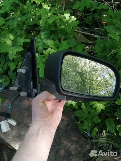 Правое зеркало на приору
