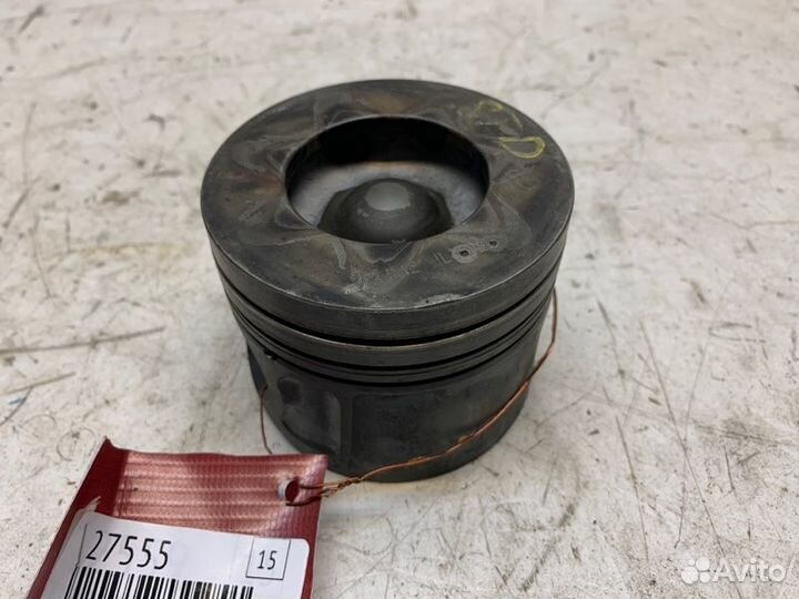 Поршень двигателя