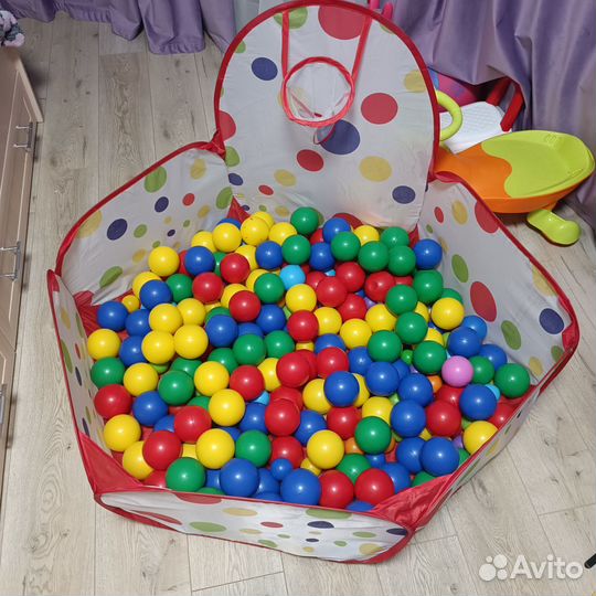 Сухой бассейн с шариками