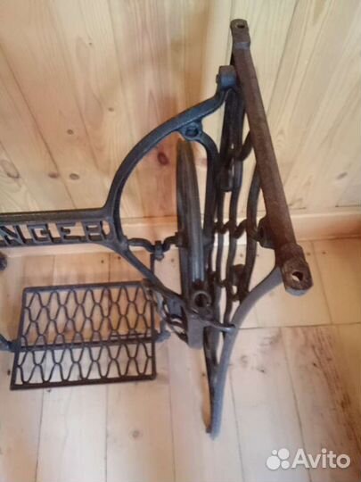 Станина от швейной машинки зингер