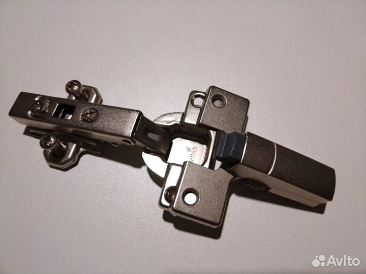 Петля мебельная с доводчиком