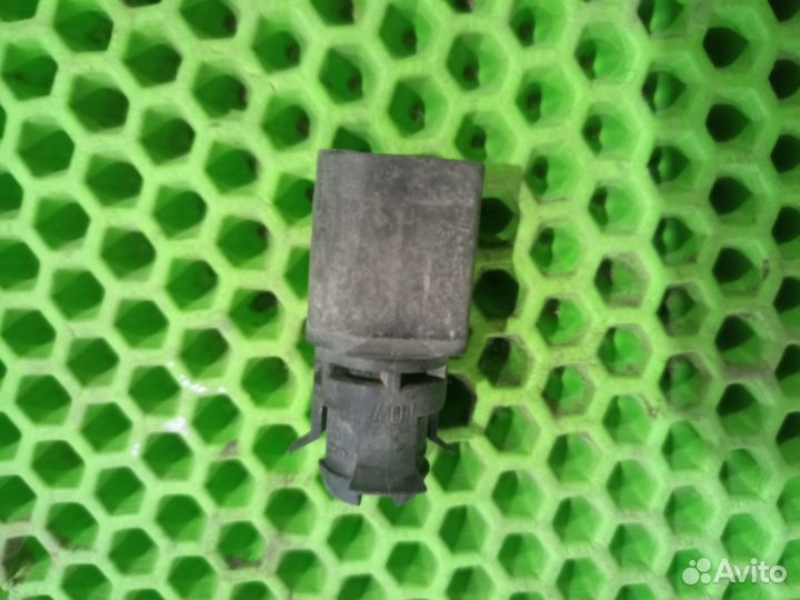 Датчик температуры воздуха Volkswagen Golf IV 4