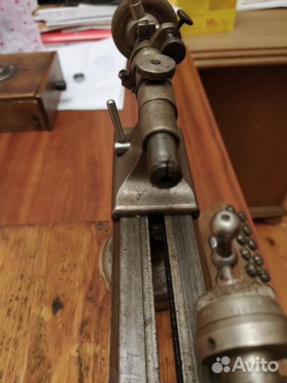 Часовой станок токарный