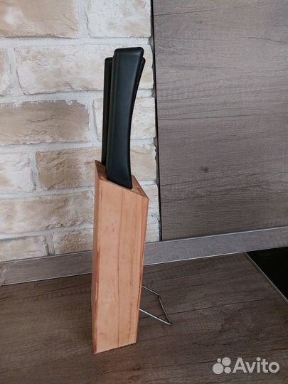 Набор ножей IKEA на деревянной подставке