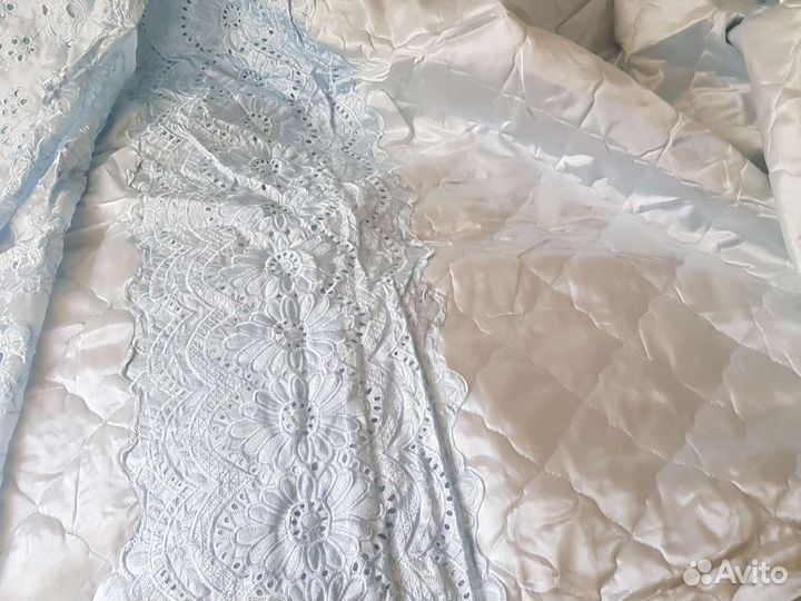 Покрывало стеганоена кровать со шторами