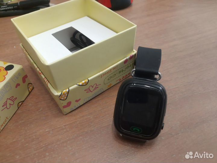 Продам часы Q90