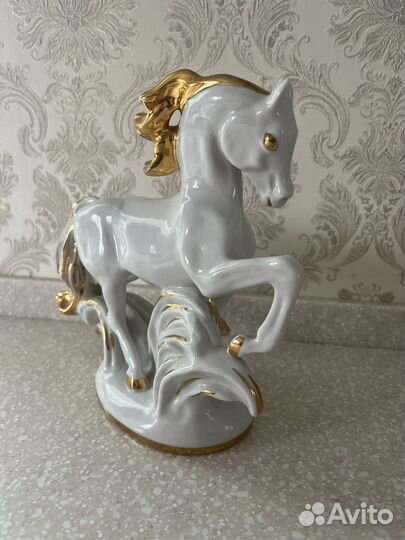 Конь лошадь лфз