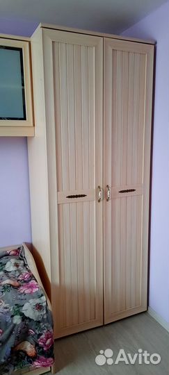 Комплект мебели в детскую