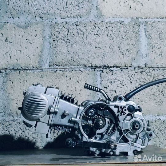 Двигатель YX140