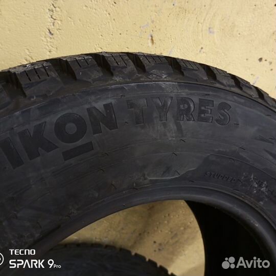 Ikon Tyres Autograph Ice 9 SUV 215/65 R16 102