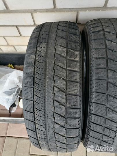 Bridgestone Blizzak VRX 215/65 R16