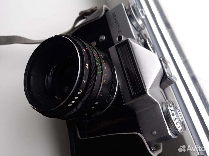 Фотоаппарат пленочный с фотовспышкой