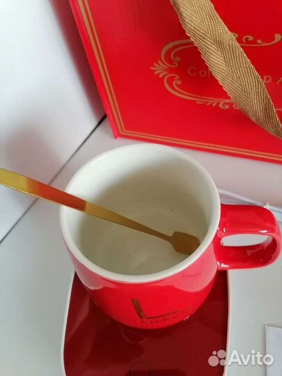 Красная кружка с подогревом в подарочной упаковке