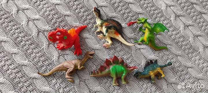 Человек паук,Танос, динозавры