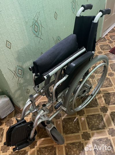 Коляска инвалидная складная