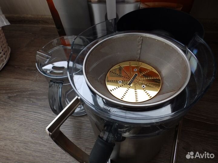 Соковыжималка Bork JU CUP 22130 SI