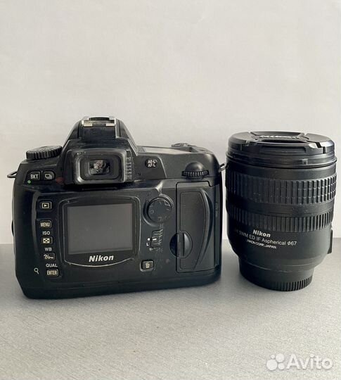 Цифровой зеркальный фотоаппарат Nikon D70