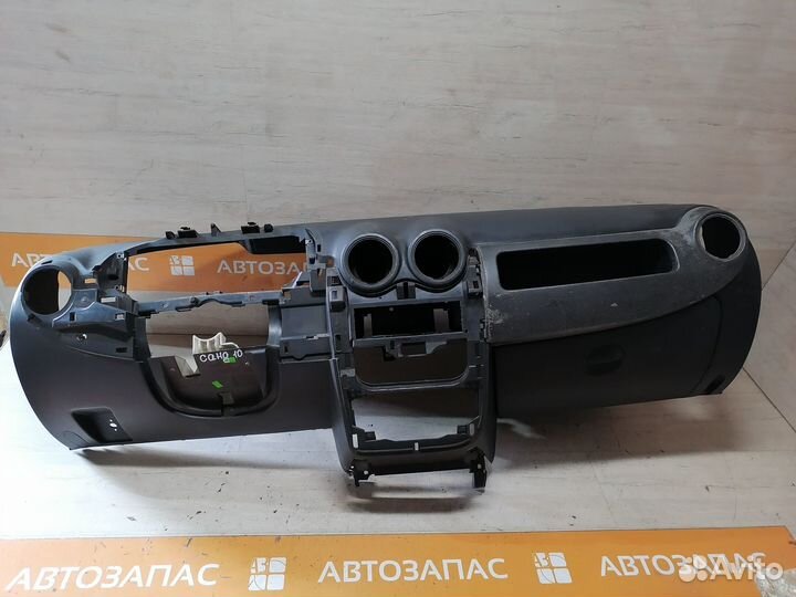 Торпедо Сандеро Renault Sandero Логан Фаза 2